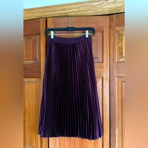 H&M pleated size 6 midi skirt